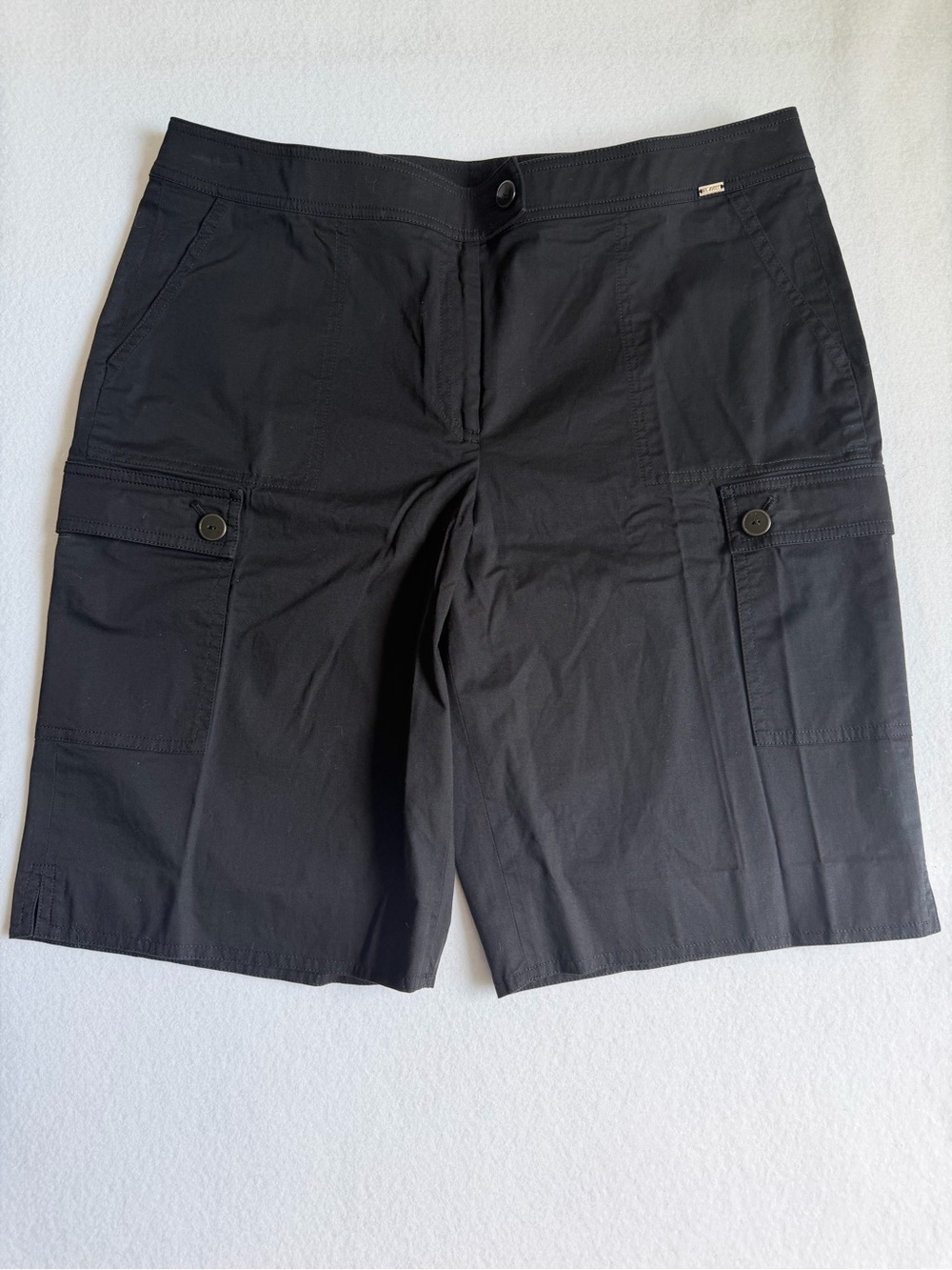 St. John Black Cargo Shorts Womens Size 14 Utility Stretch Casual Luxury - Picture 2 of 10